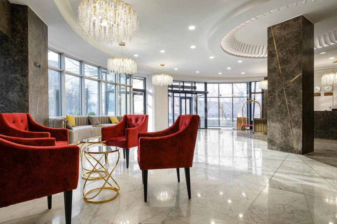 אלמטי Grand Mildom Hotel מראה חיצוני תמונה