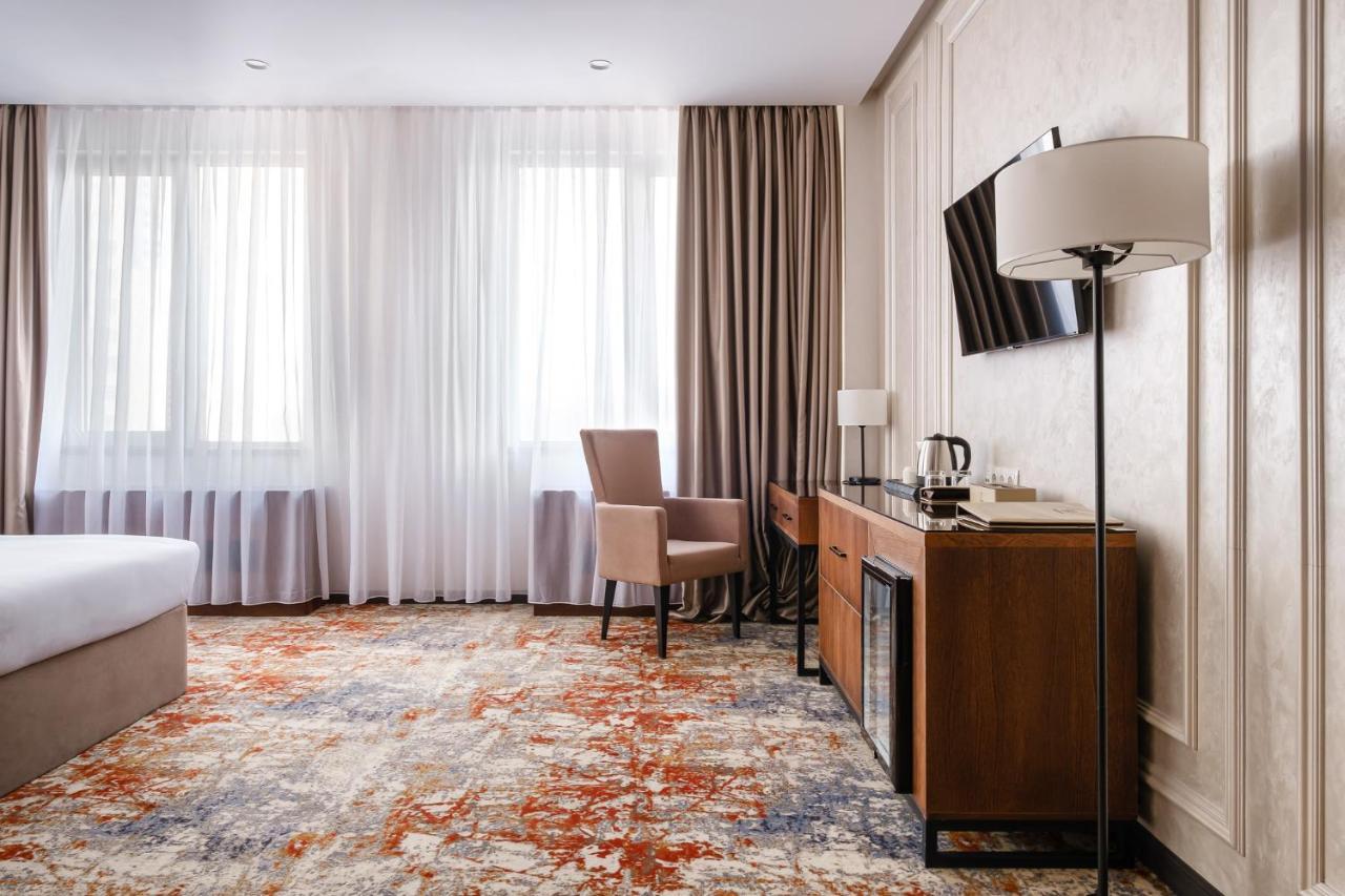 אלמטי Grand Mildom Hotel מראה חיצוני תמונה