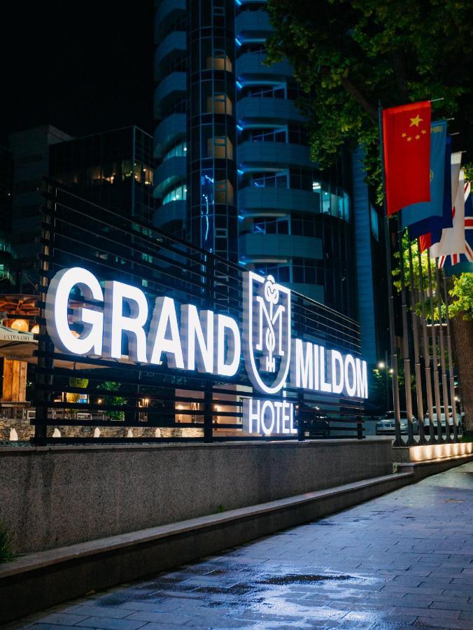 אלמטי Grand Mildom Hotel מראה חיצוני תמונה