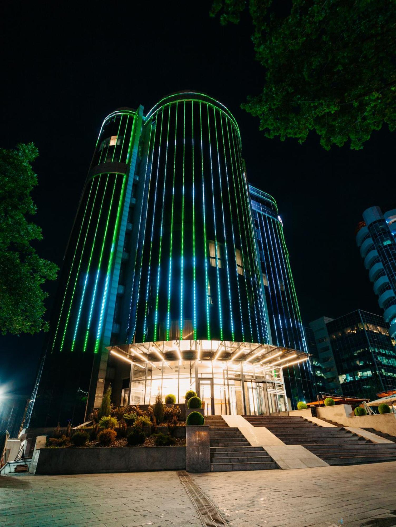 אלמטי Grand Mildom Hotel מראה חיצוני תמונה